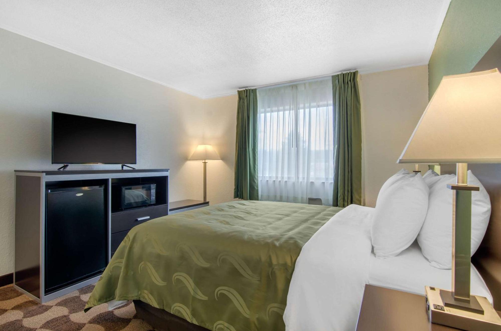 Quality Inn 2*